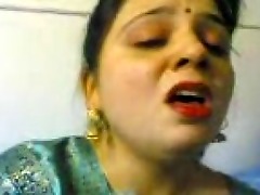 Chubby Pakistani vixen pleasuring herself, showcasing her Punjabi sensuality in a raw and uninhibited way.